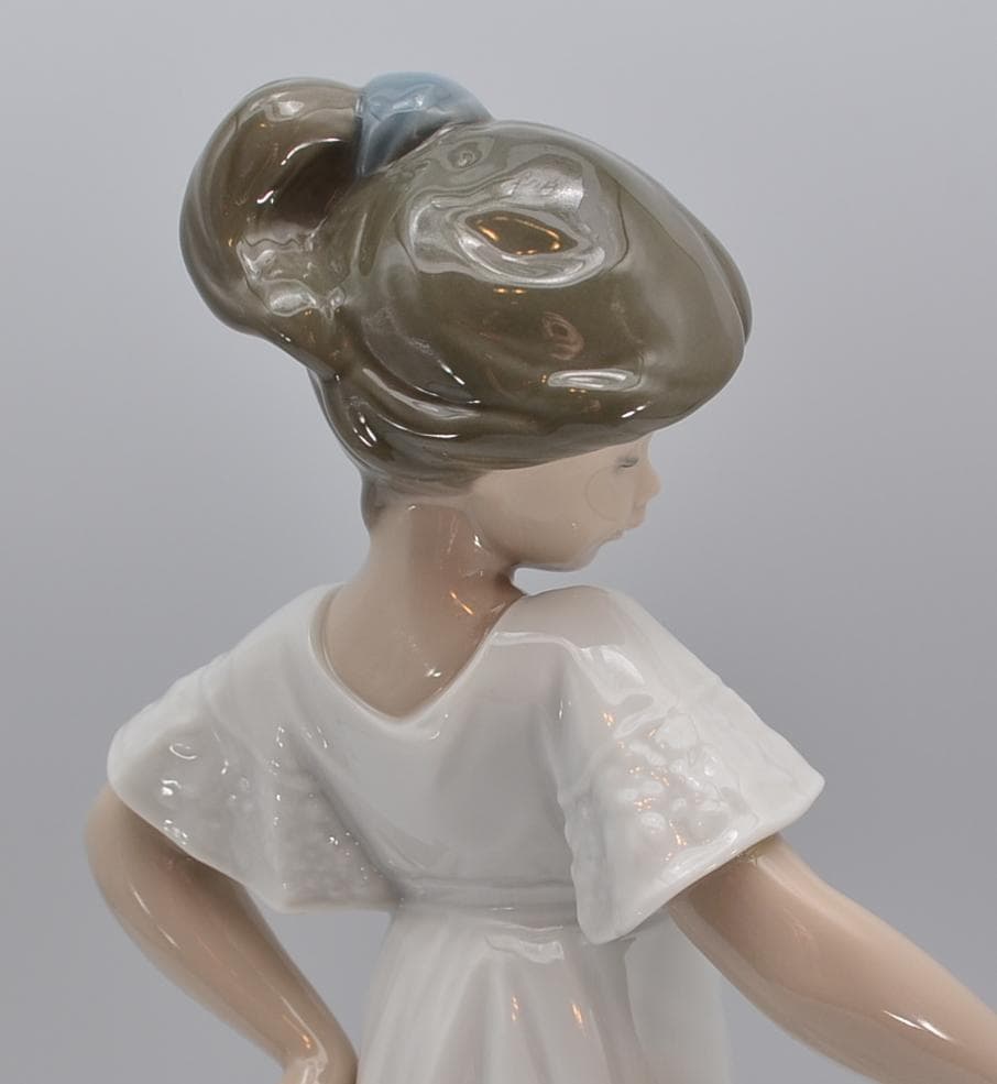 恥ずかしがり／なんてかわいい　NAO（リヤドロ）　２体セット　ご成約済み