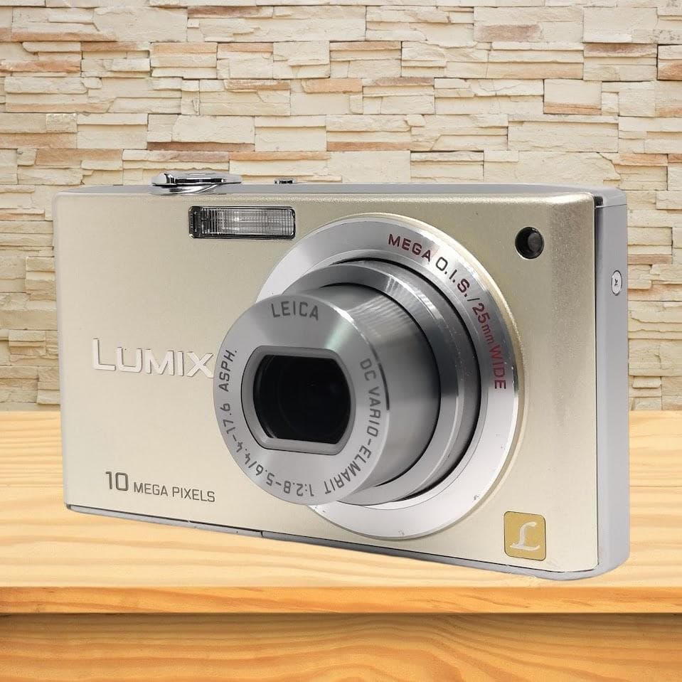 LUMIX DMC-FX35 ゴールド Panasonic ルミックス c585 Amazon.co.jp: パナソニック デジタルカメラ LUMIX (ルミックス) FX35