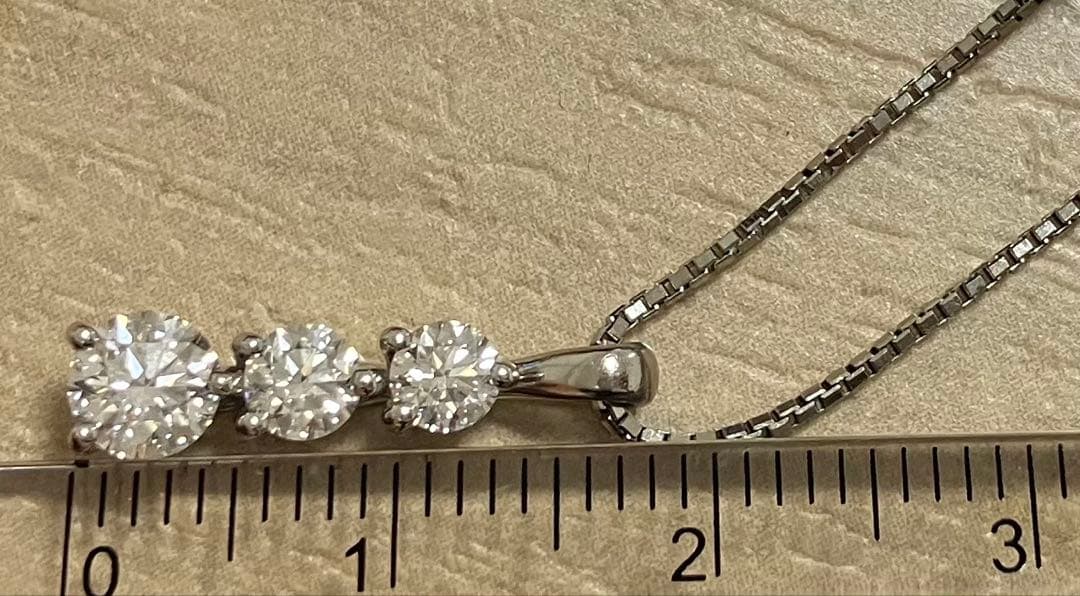 本物TRILOGY ダイヤモンドネックレス トリロジー Pt900 0.70ct
