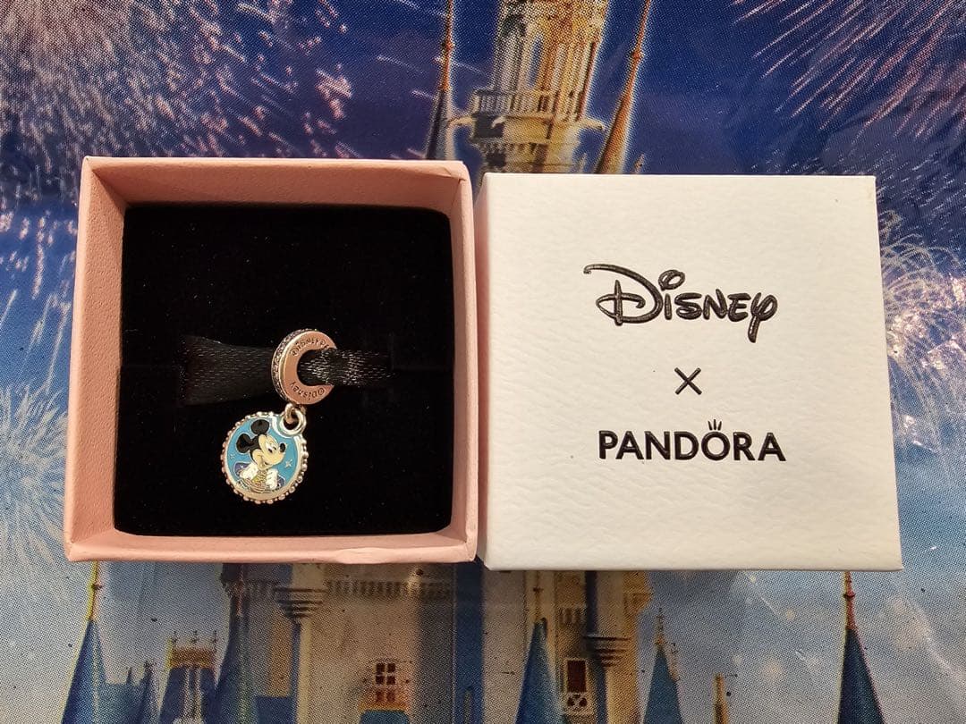 pandora カリフォルニアディズニーランド70th限定チャーム - メルカリ