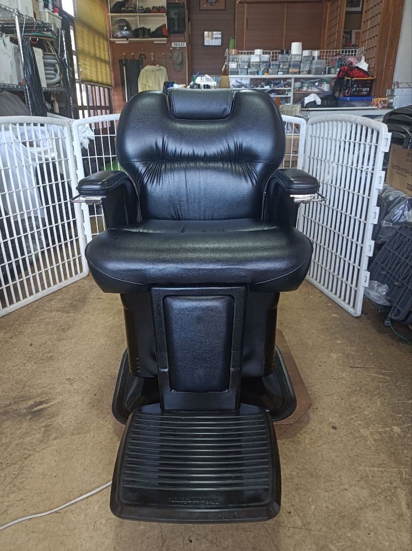 理容機器　新明和理容椅子　BC-１４００ SOLD OUT】 理容 美容器具 中古 新明和 理容椅子 『PREEM BC1400