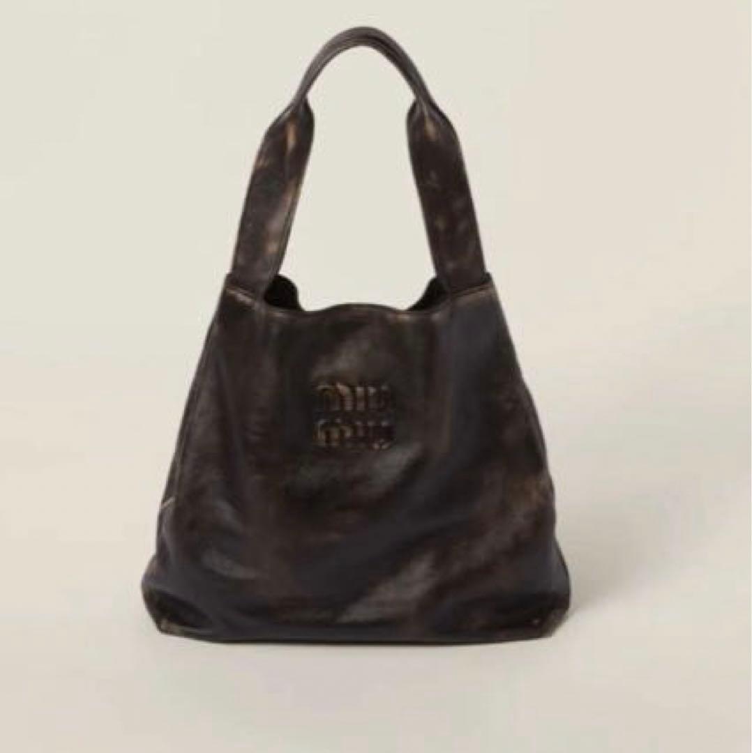 miu miu ロゴ入り ナッパレザー ホーボーバッグ - メルカリ