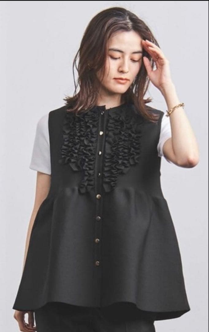 UNITED ARROWS 　Pミニフリルニットベスト　¥28600 UNITED ARROWS（ユナイテッドアローズ）の「P ミニフリル ニットベスト