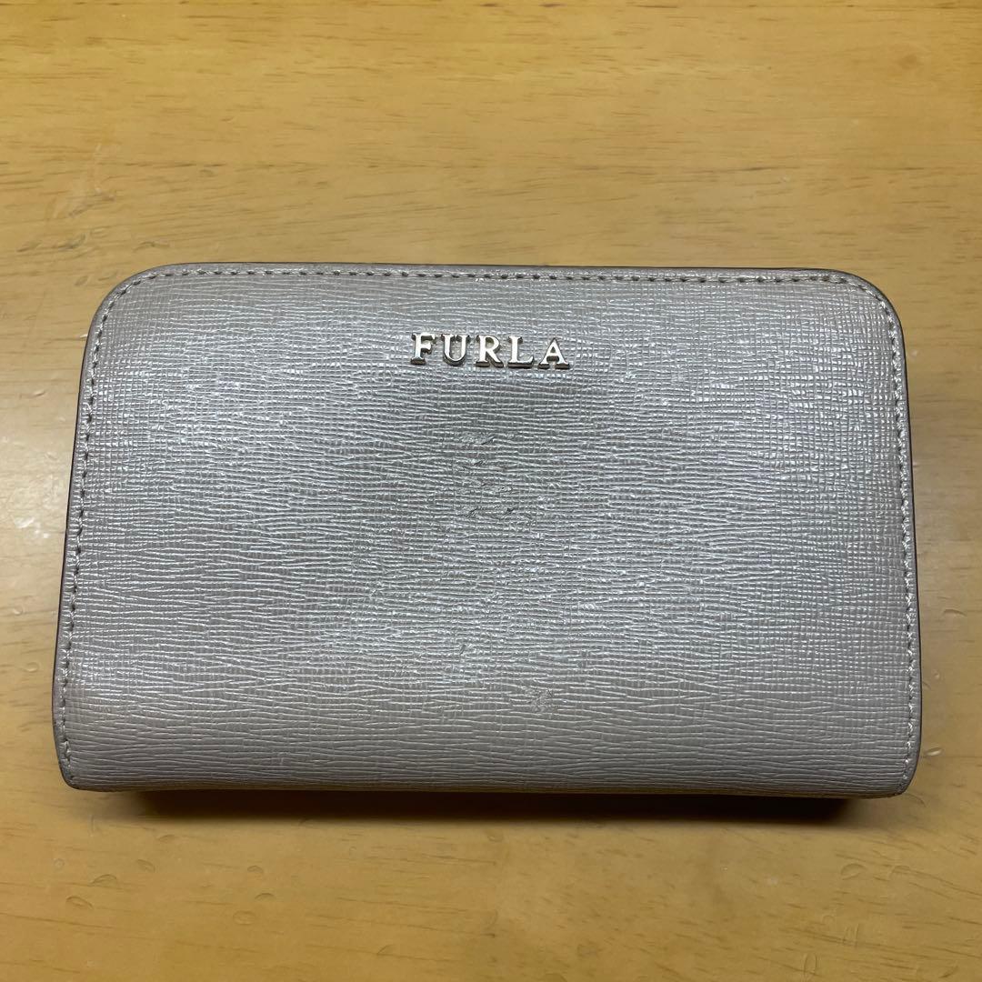 FURLA 二つ折り財布 グレー - メルカリ