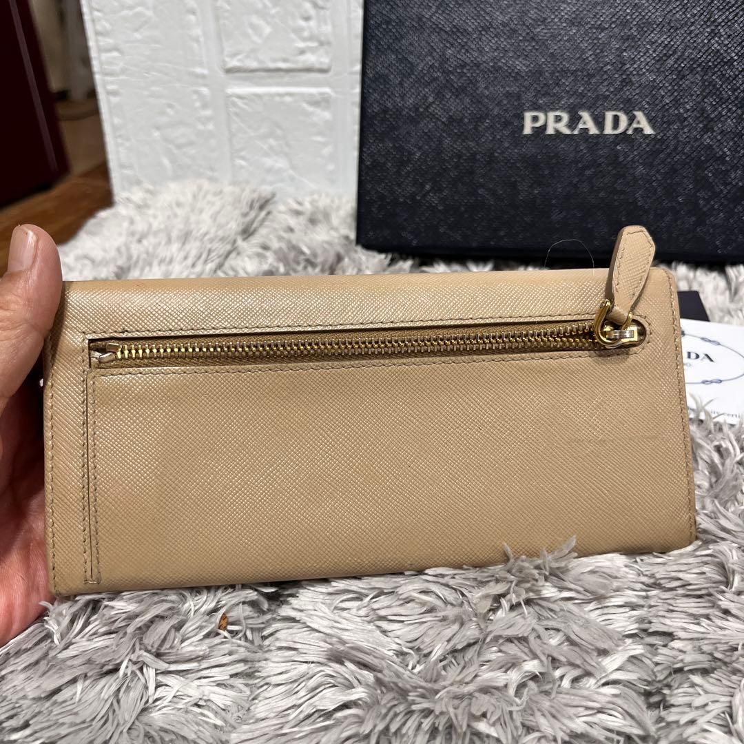 PRADA サフィアーノ メタルロゴ ライトベージュ 長財布 レディース
