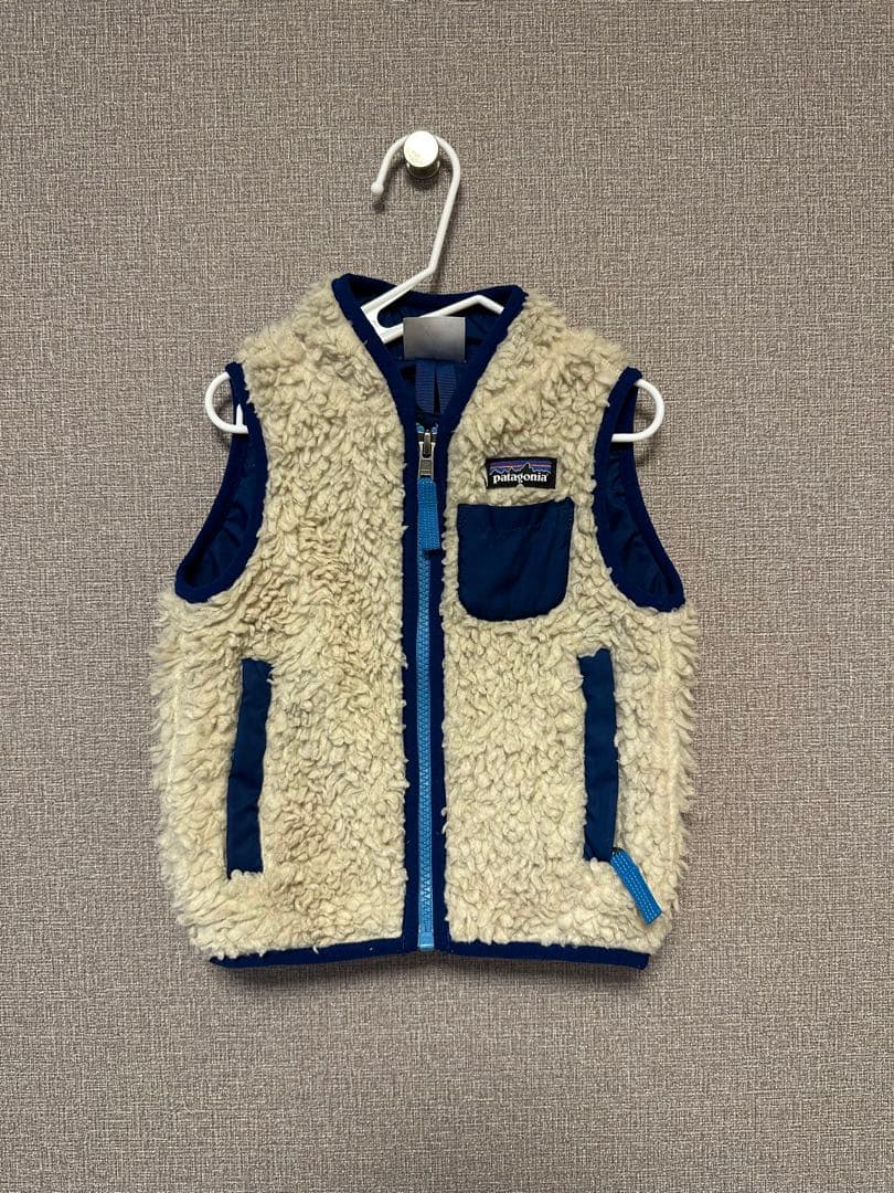 Patagonia ベビーベスト 6-12M ベージュ/ネイビー - メルカリ