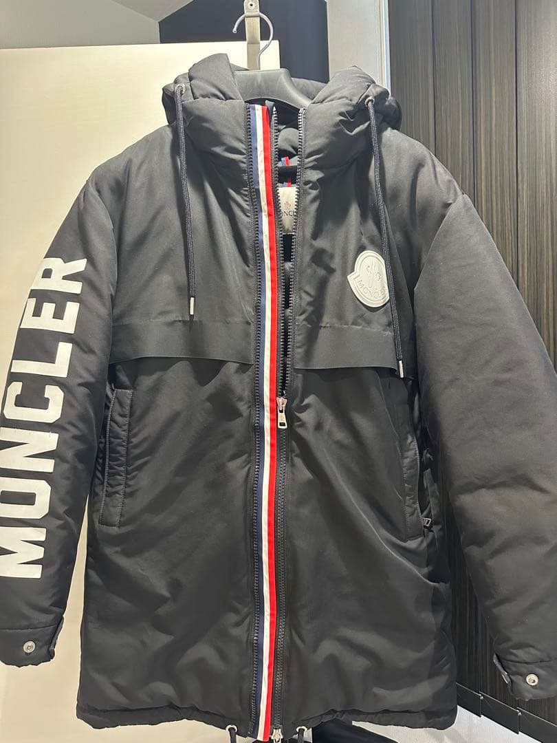 モンクレール　ダウンジャケット　CHARNIER シャルニエール　サイズ1❗️ 楽天市場】【モンクレール】Moncler メンズ 19AW CHARNIER シャルニエ