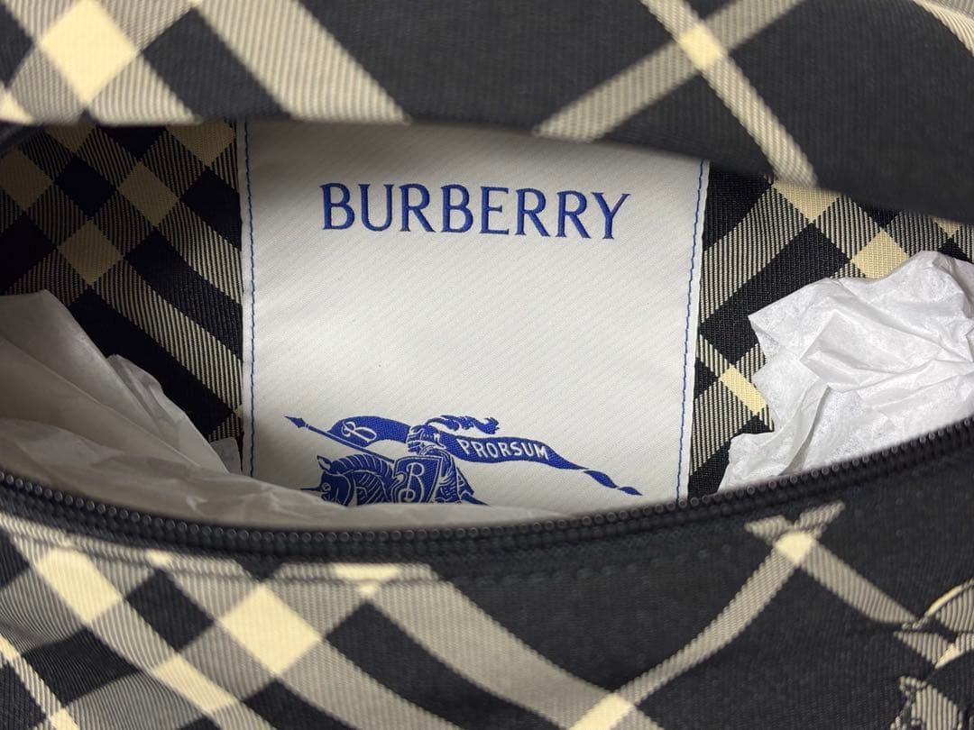 新品《 BURBERRY バーバリー 》チェック ベルトバッグ / ブラック
