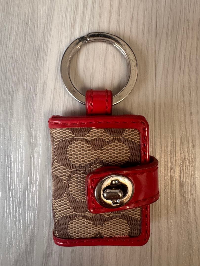 coach 手帳型キーリング　キーホルダー 楽天市場】コーチ COACH レザー エナメル 手帳型 キーホルダー