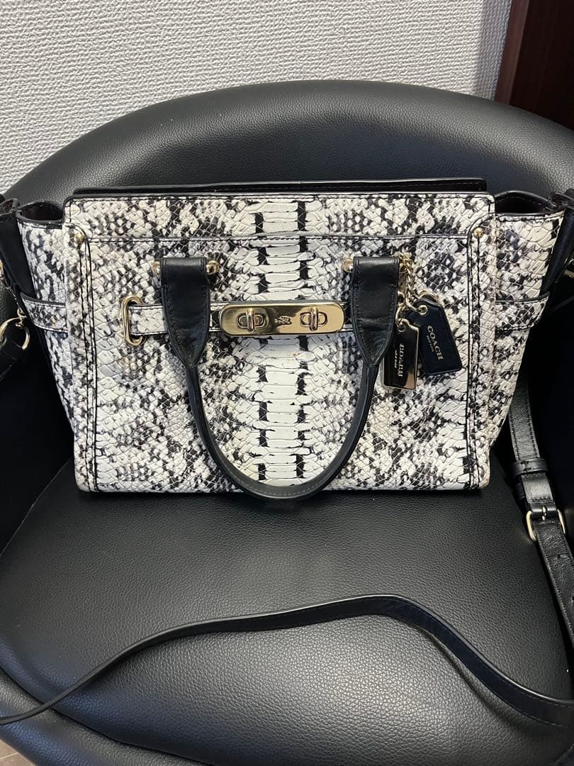 andmary Valentine ribbon leather bag