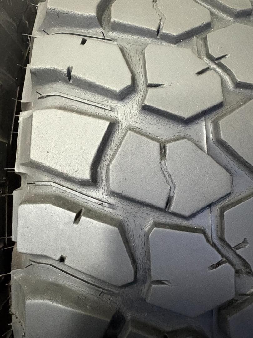 訳あり特価】BFグッドリッチ マッドテレーン KM2 285/75R16 4本 - メルカリ