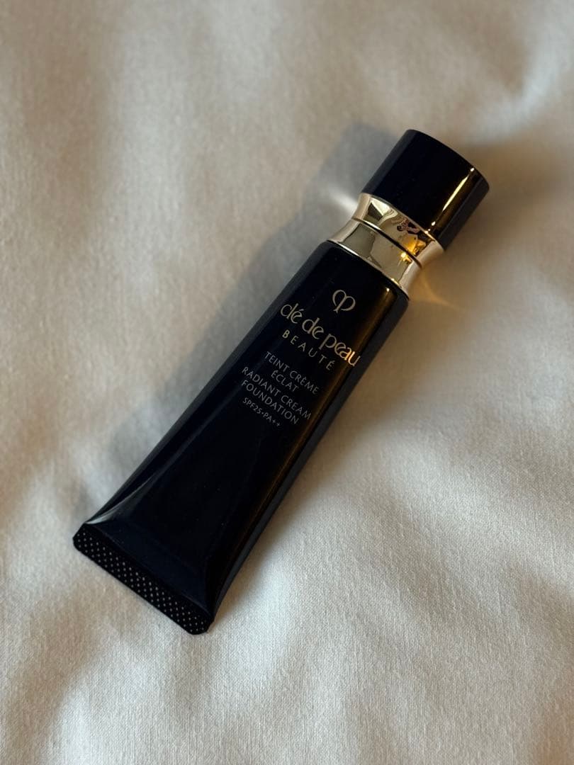 【クレ・ド・ポー ボーテ】タンクレームエクラn オークル00 タンクレームエクラn(オークル00): クレ・ド・ポー ボーテ｜DEPACO