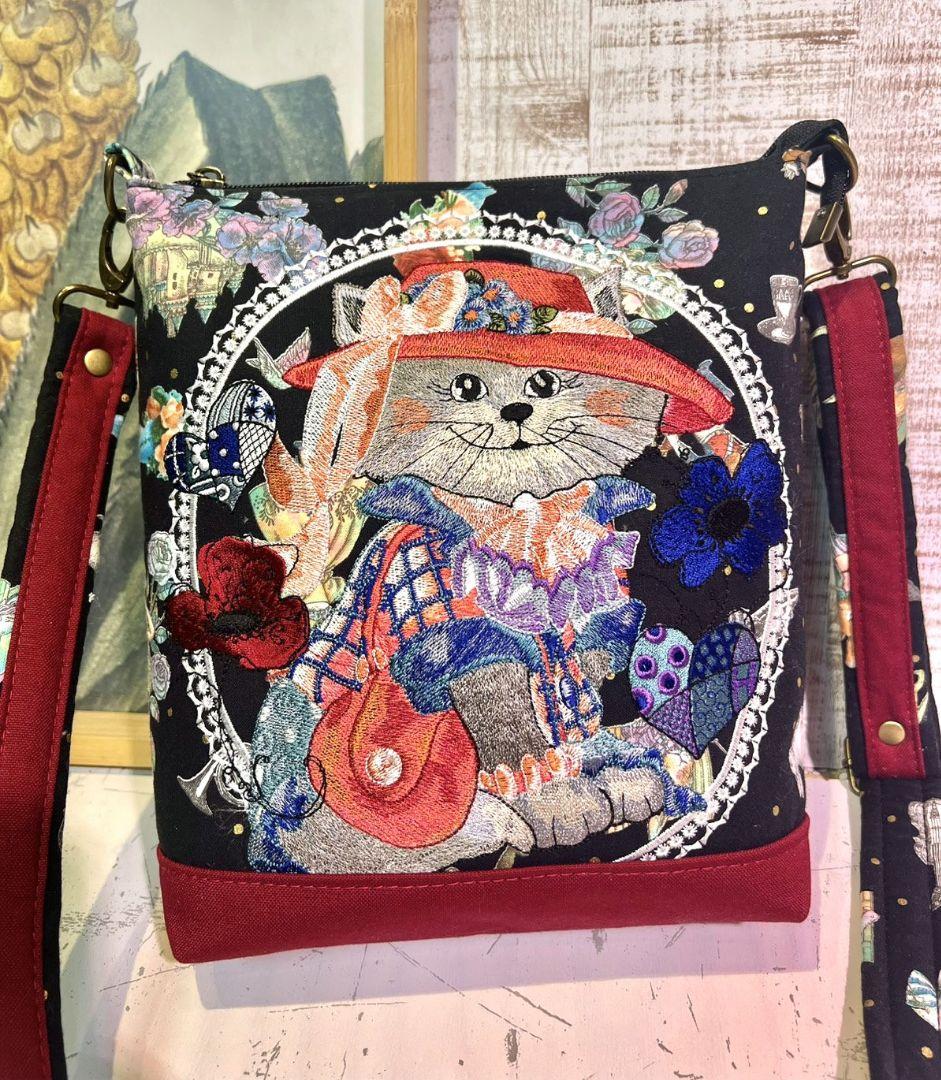 お洒落ニャンです♡ジョリーフルール♡ロラライハリス生地♡刺繍の