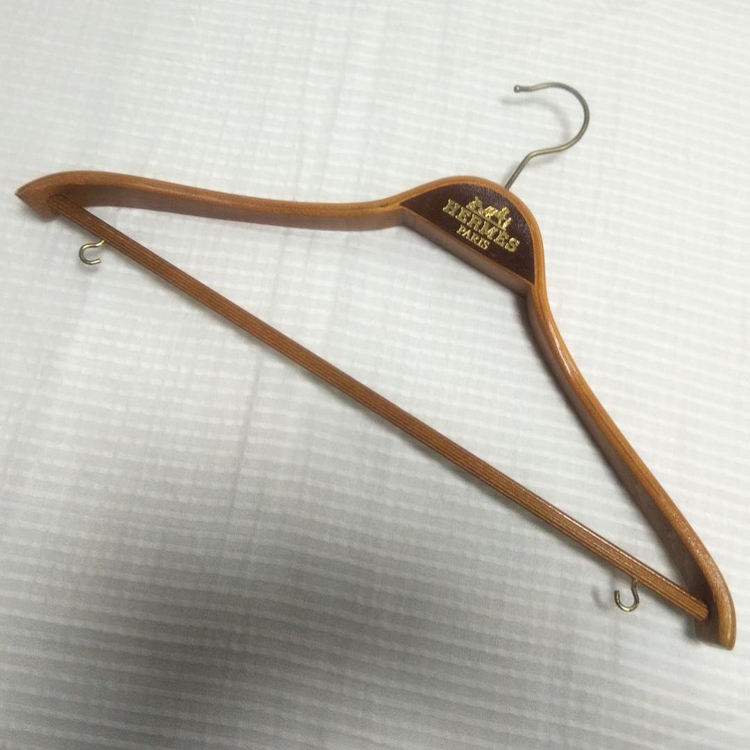HERMES エルメス 木製ハンガー - メルカリ