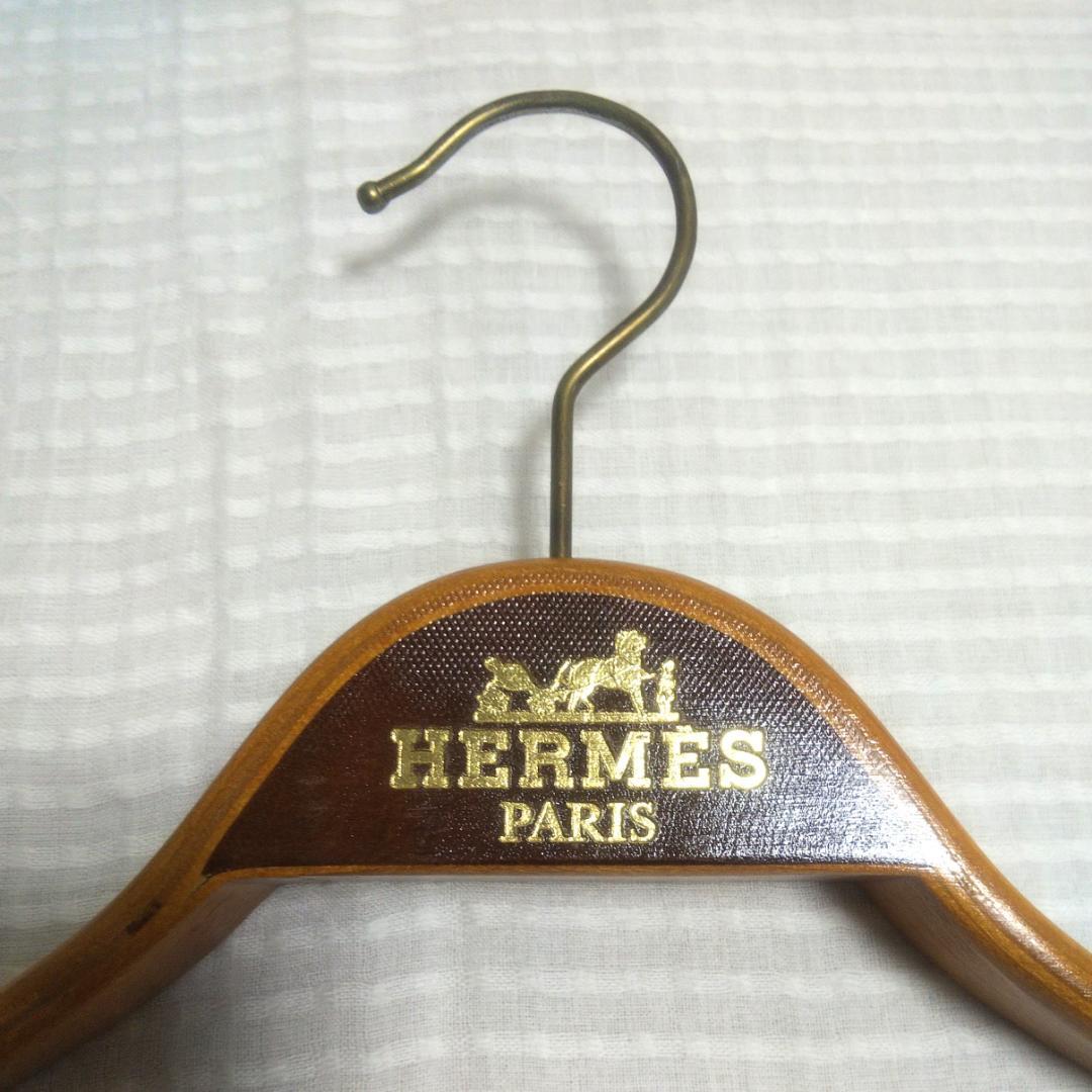 HERMES エルメス 木製ハンガー - メルカリ
