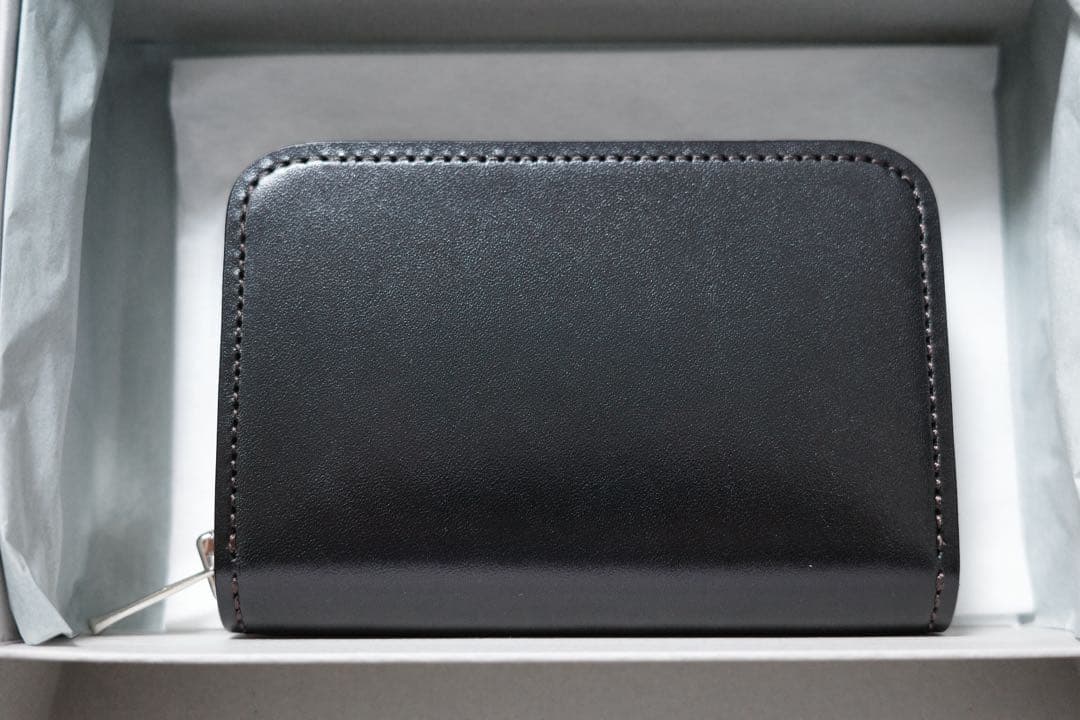 ワイルドスワンズ /WILDSWANS/ラファロ/LAFARO ラウンドファスナー式カード&コインケース・LAFARO(ラファロ)について