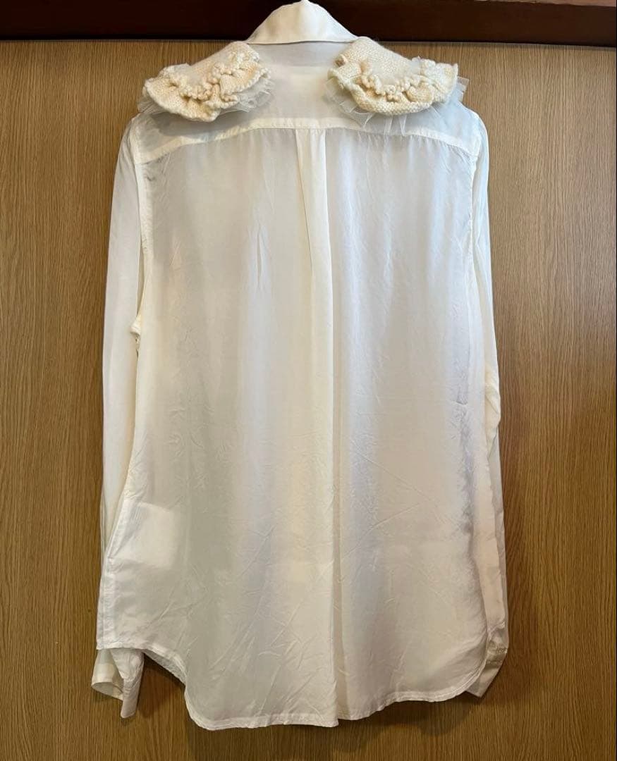 コムデギャルソン ボリュームフリル襟ブラウス aiko着用 - メルカリ