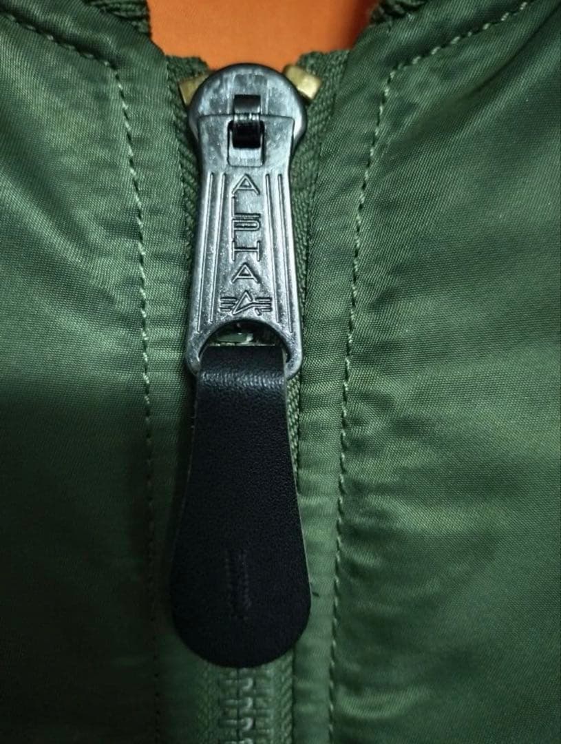 短期出品】オリーブグリーン MA-1ジャケット ALPHA【未使用に近い
