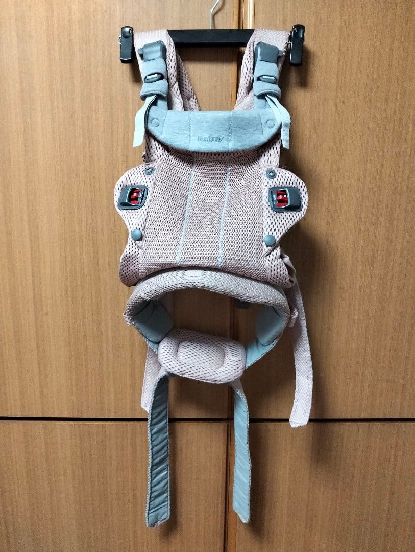 【ぴーや】【カバー付／美品】ベビービョルン ハーモニー　ダスティピンク BabyBjorn ベビービョルン ベビーキャリア ハーモニー HARMONY