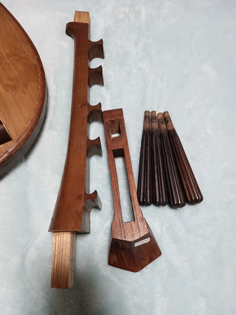 価格ご相談ください。薩摩琵琶 筑前琵琶 和楽器です。弦は新品 分解