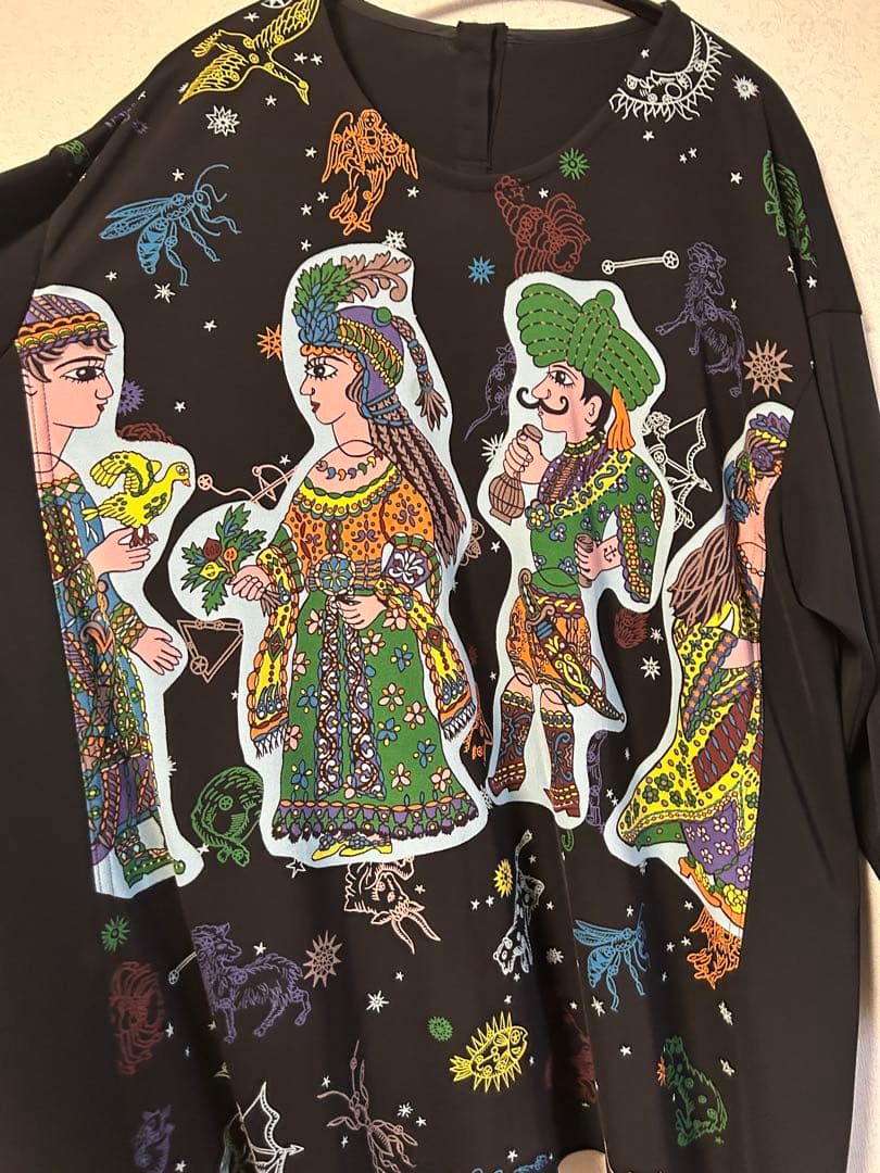 あ*い様 トクコ 星座キャラクター柄 長袖チュニック 黒 TOKUKO