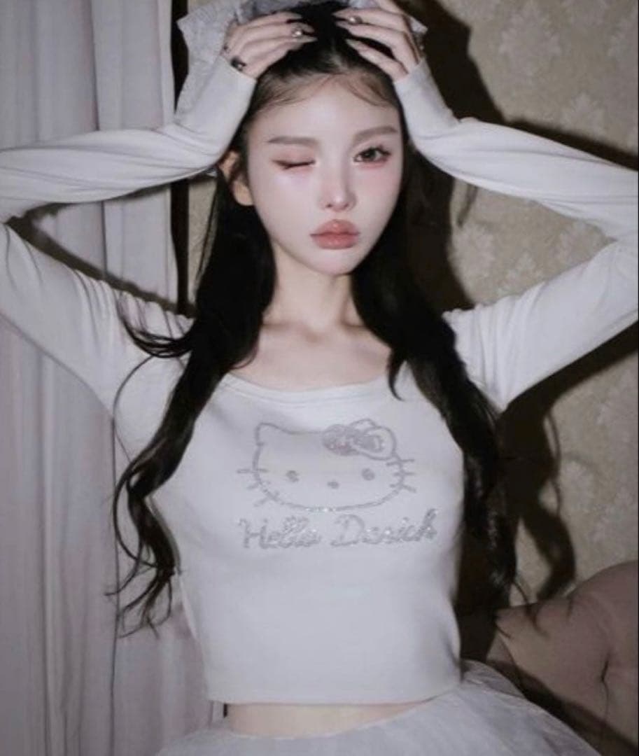 新品タグ付 Hello DarichコンパクトロングTシャツ キティ - メルカリ