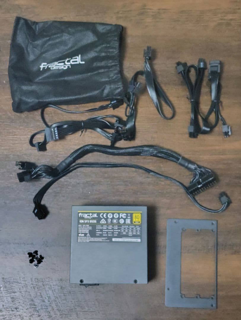 Fractal Design ION SFX 650G 電源ユニット Amazon | Fractal Design フラクタルデザイン ION SFX 650G PC電源