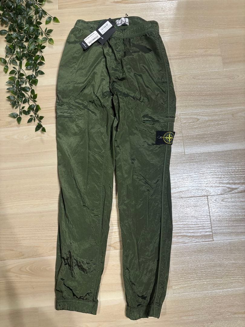 ストーンアイランド ナイロンメタル パンツ シュプリーム モンクレール