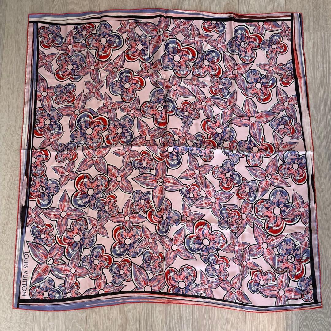 ルイ・ヴィトン 花柄スカーフ 約90cm x 90cm 入手困難☆ ルイヴィトンx草間彌生 カレ45 フラワー スカーフ (Louis