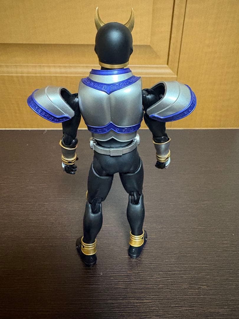 仮面ライダークウガ　タイタンフォーム　S.H.Figuarts（真骨彫製法）
