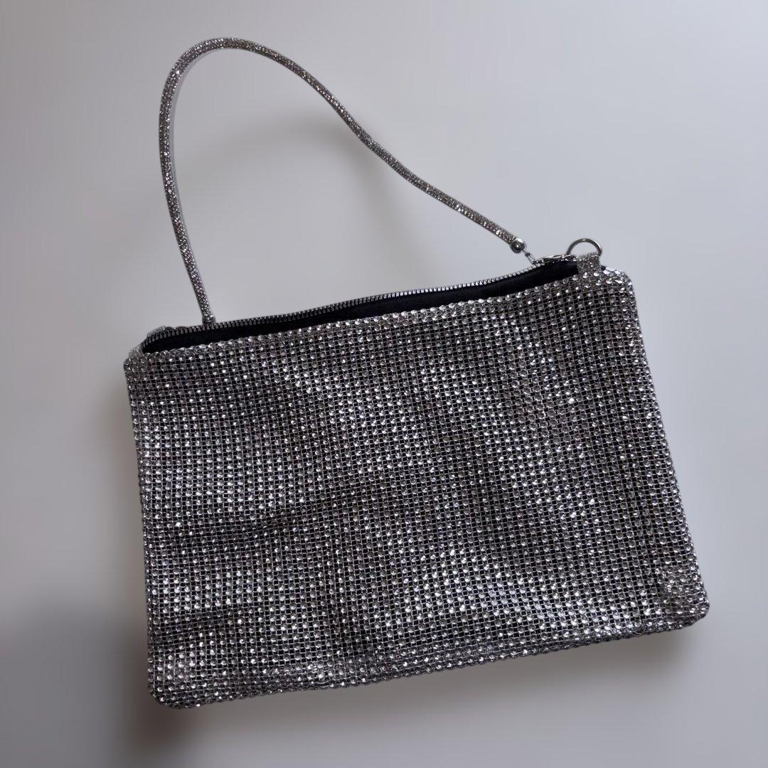 ビーズ装飾 シルバーパーティーバッグ - メルカリ