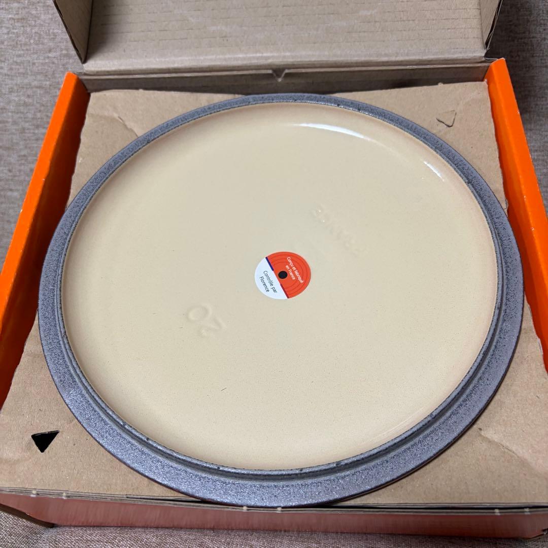 LE CREUSET ココットロンド　チェリーレッド 両手鍋 2.4L