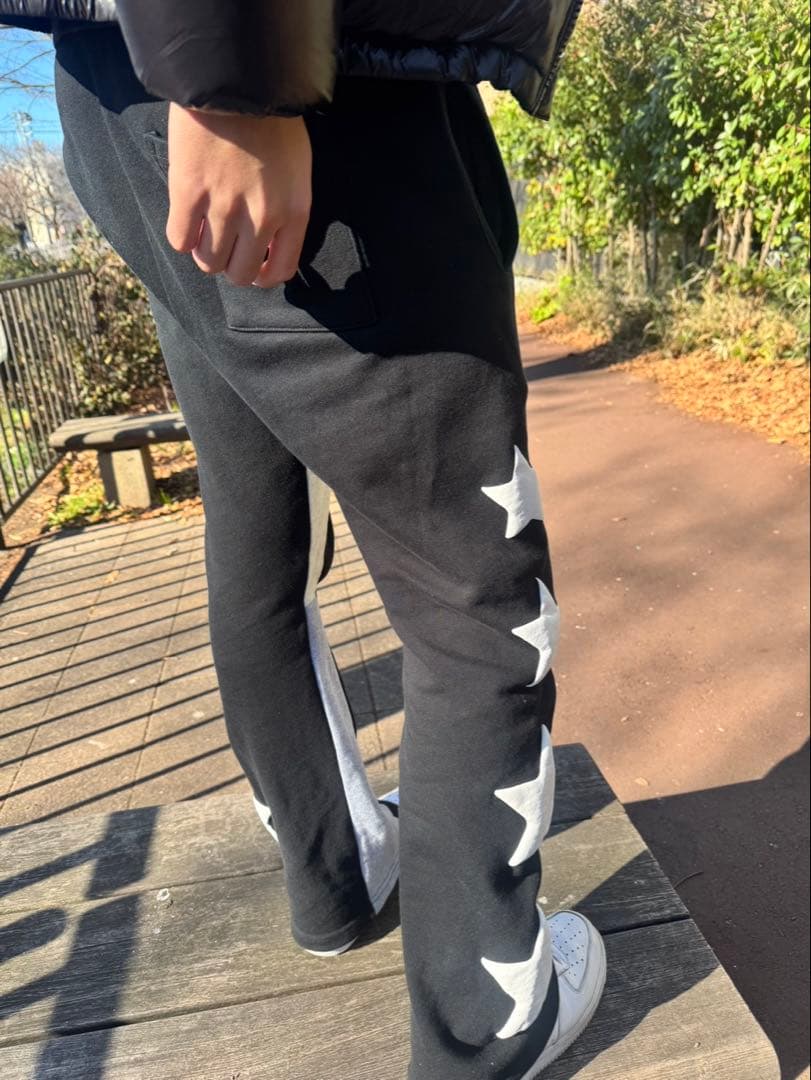 ブラック ジョガーフレアパンツ ロゴ入り yng4l - メルカリ