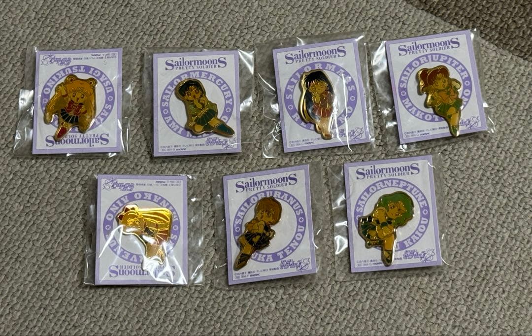 未使用未開封) 美少女戦士セーラームーンS ピンバッジ 7個セット