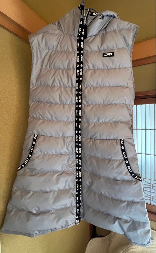 CPG フード付きダウンベスト サイズ3 グレー 7687200994.jpg