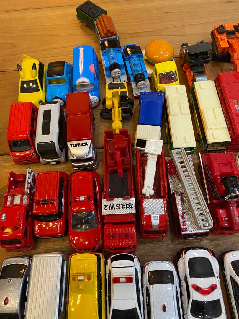 トミカの【90台】まとめ売り バラ売りNG - メルカリ