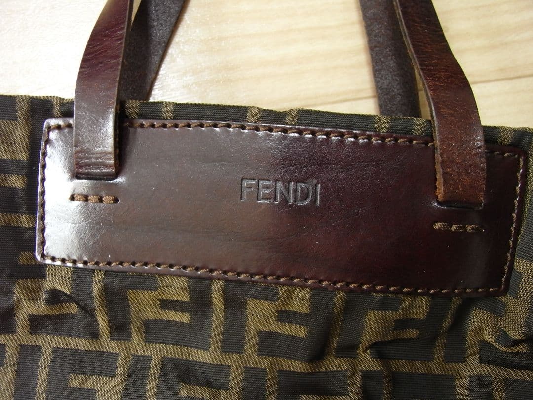 ☆HIMEKO様専門☆FENDI 折り畳みトートバッグ - メルカリ