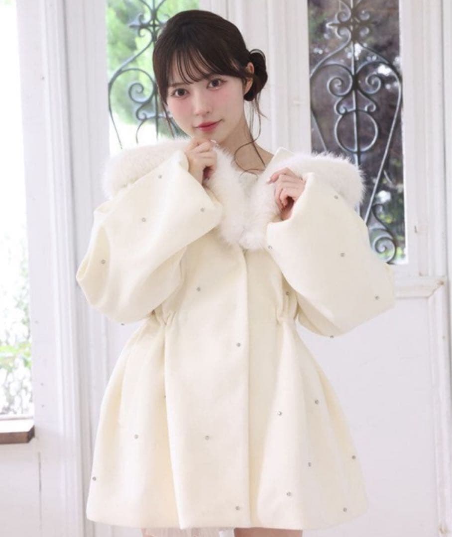 ナイスクラップ ビジュー付き女の子コート - メルカリ