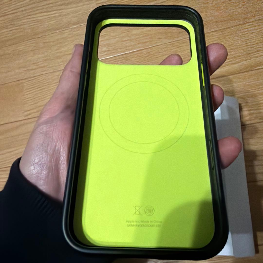 Beats iPhone 17 Pro Max ケース エベレストブラック - メルカリ