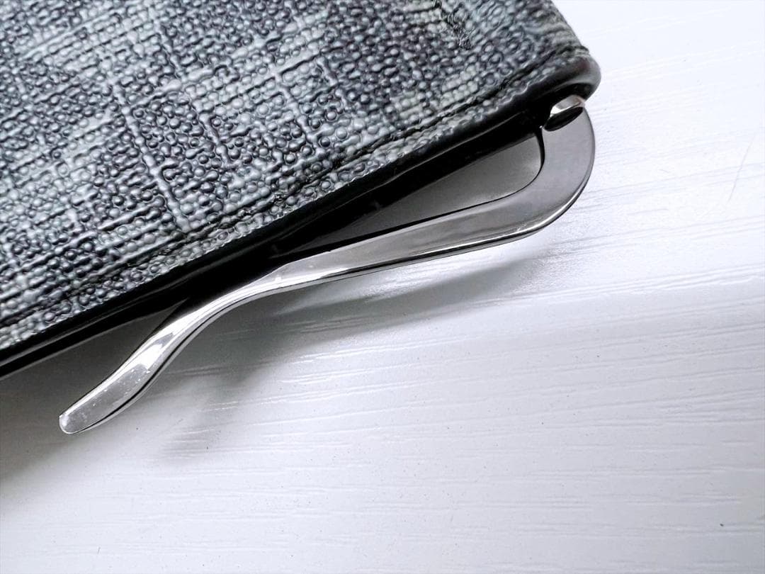 使用感なし 美品 エンポリオアルマーニ イーグル PVC マネークリップ