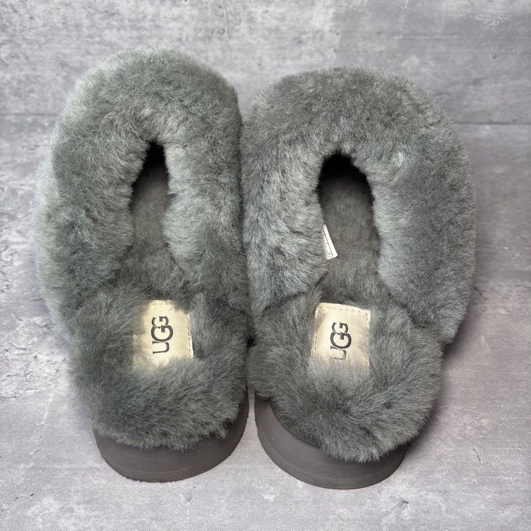 専用】UGG アグ 新品 ディスケット ロゴ サンダル 希少デザイン - メルカリ