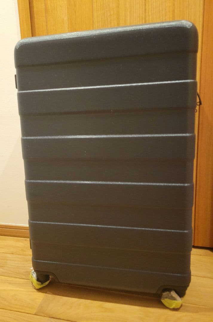 キャリーバーの高さを自由に調節できるストッパー付きハードキャリー