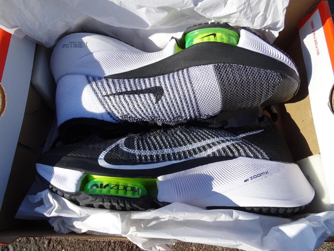 【未使用】ナイキ エア ズーム テンポ ネクスト％　25.0cm