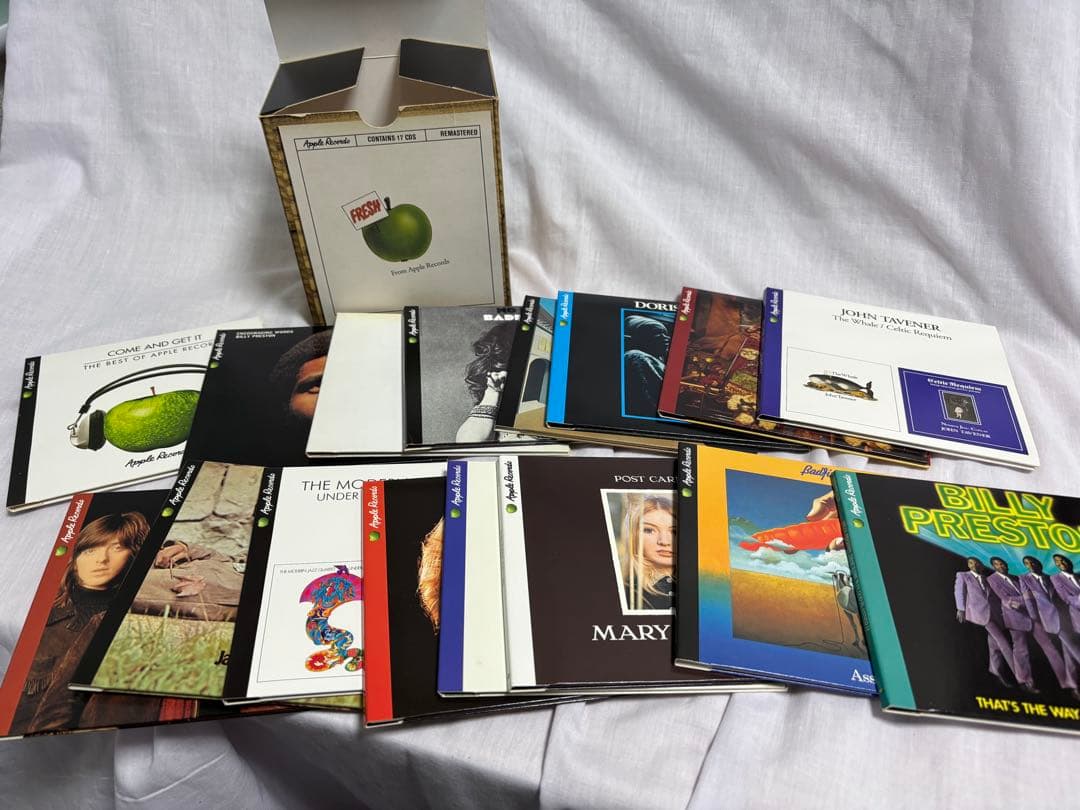 Apple Records CDボックスセット 16枚 Amazon.com: Apple Records Box Set[17 CD Box Set]: CDs & Vinyl