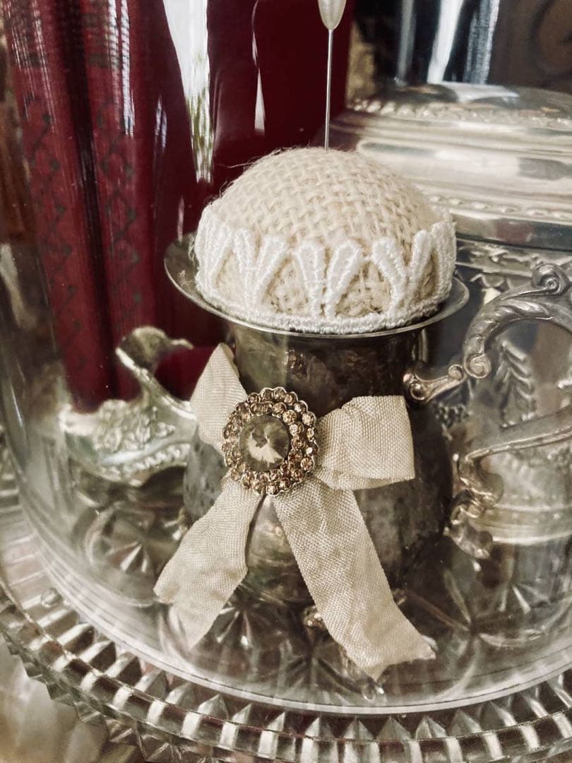 まみ様専用】アンティーク☆小さな靴型ピンクッション&ポット型ピン