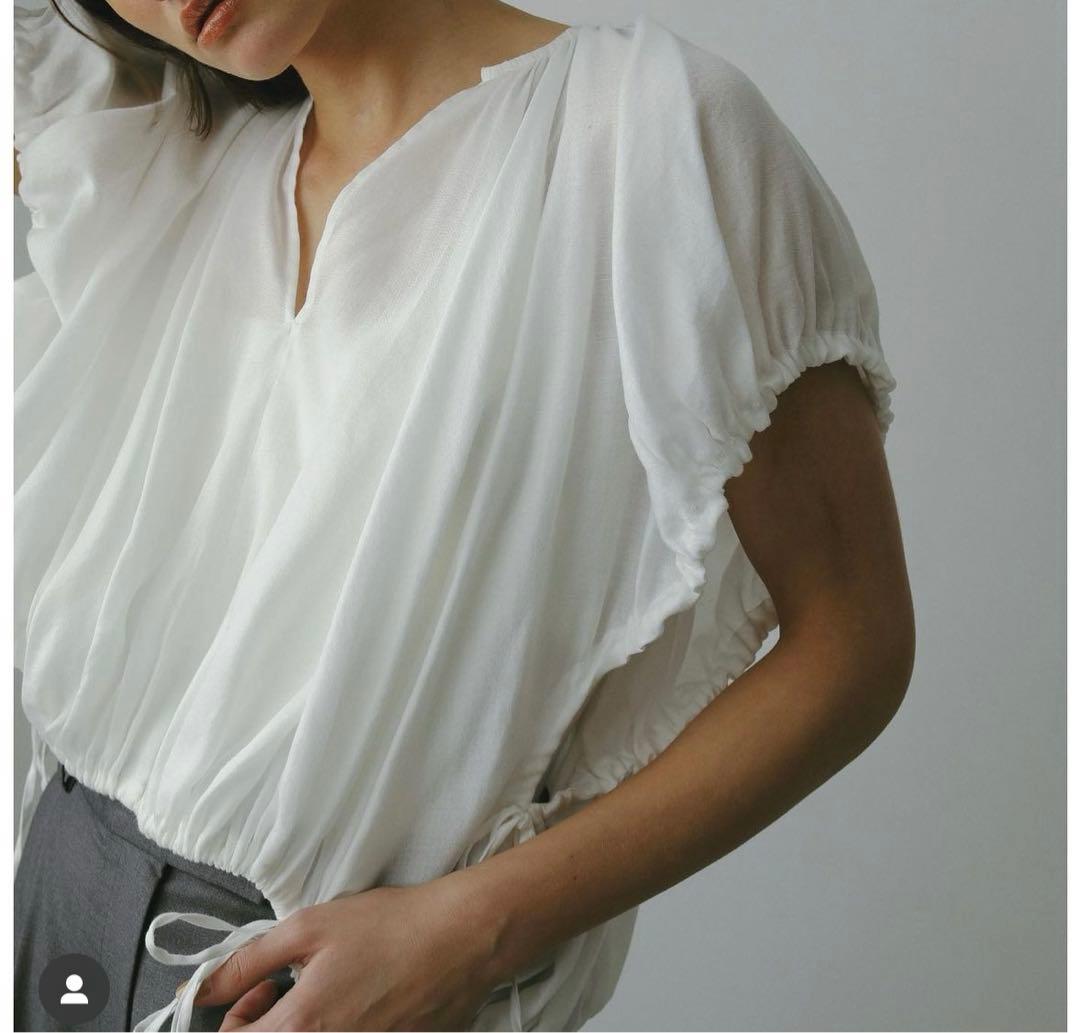 hanahana様専用⠀】ETRE TOKYO ギャザーラウンドブラウス - メルカリ