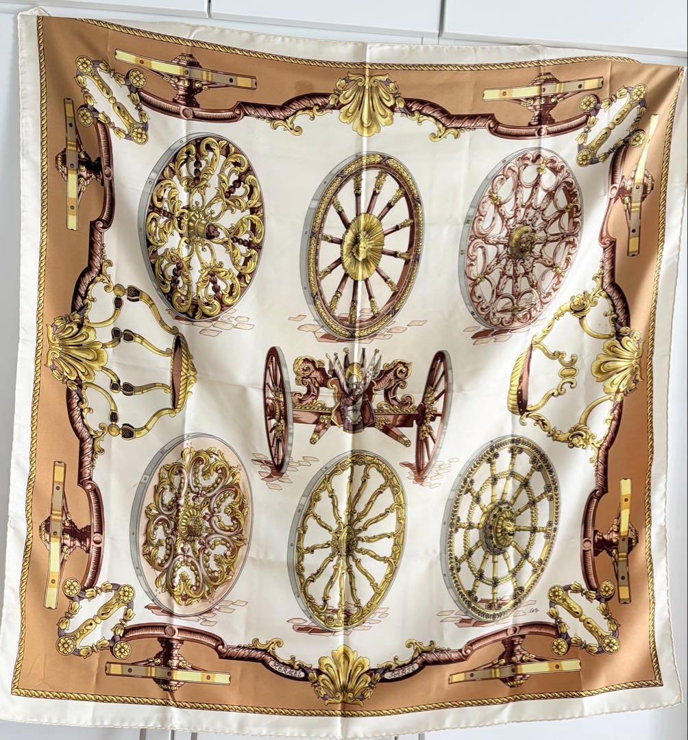 エルメス　カレ90 Roues de Canon 大砲の車輪 ベージュ　スカーフ HERMES（エルメス） 本物 スカーフカレ カレ90 Roues de Canon 大砲の