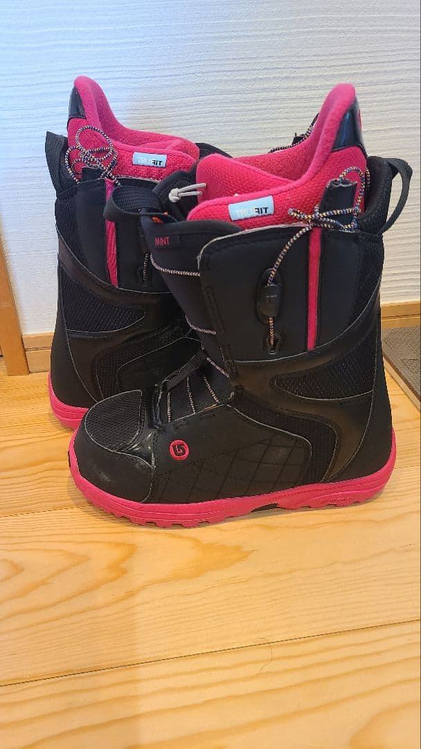 Burton Mint Asian Fit バートン ミント 23.5cm - メルカリ