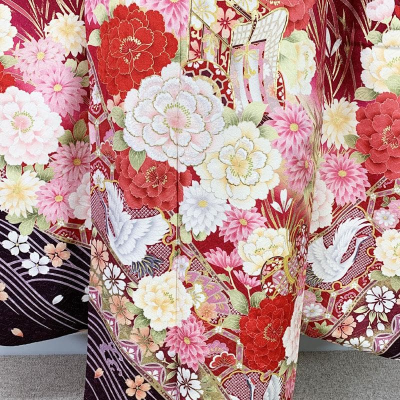 602z51☆人気！振袖 銀通し 古典柄 ラメ刺繍 金彩 赤☆美品 成人式結婚