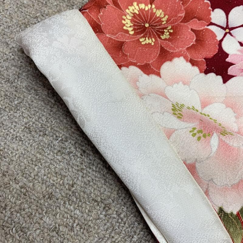 602z51☆人気！振袖 銀通し 古典柄 ラメ刺繍 金彩 赤☆美品 成人式結婚